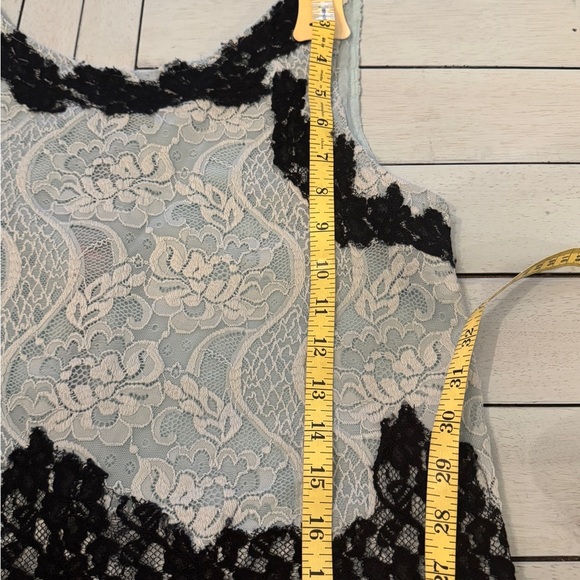 GIMMICKS by BKE | Lace Tank Top Cropped Blue Black | Sz Small - Picture 9 of 9